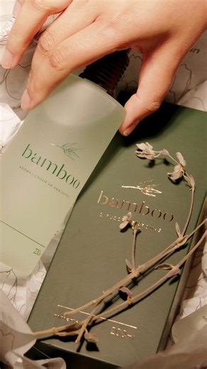 mmartan on Instagram: "Envolva os sentidos da sua mãe no cuidado que floresce em cada aroma. Do cítrico e ambarado ao herbal e calmante, cada fragrância carrega notas únicas que despertam bem-estar, descanso e aconchego. Qual deles combina mais com ela? Escolha em nosso site ou em uma de nossas lojas. ❤️"