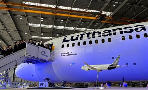 Lufthansa prepares emergency flight schedule ahead of pilot strikes