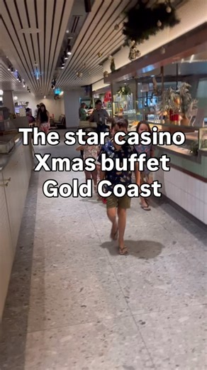 🎄Last night we let the “scouse kids” loose at @thestargoldcoast Xmas buffet. Our kids don’t eat much sugar, so they may have gone wild with the chocolate fountain, self serve soft scoop ice cream, help yourself pic n mix and dessert section! 🎄From Christmas roast dinner, to Asian, sushi, seafood, crab, oysters, prawns, pizza, pasta, cheeseboards, anti pasto and a million other things… oh yes unlimited non alcoholic drinks , tea and coffee.. the kids went wild and I ate my weight in oysters! Yu