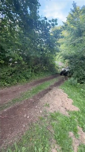 Flying up the hill on Kawasaki Brute Force 450! #kawasaki #bruteforce #atv
