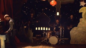 Coldplay - Christmas Lights