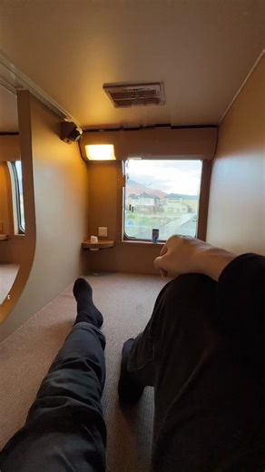 Superb view from Japan's only sleeper express🚃🛏 Tokyo → Takamatsu 🎦Continue from YouTube on my profile #japan #sleepertrain #車窓 #サンライズ @kurakama’s Japan Travel