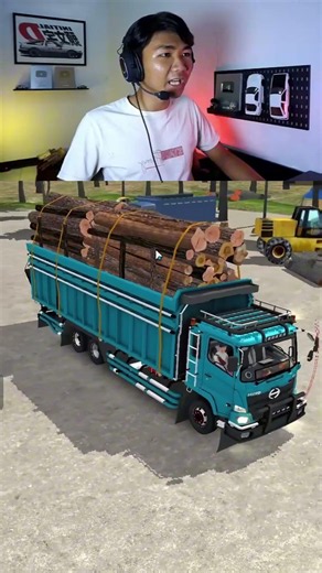 Hino 500 Truck Carrying Overloaded Wood Backs Up With a Funny Alarm! #trucksid #hino500 #woodload...