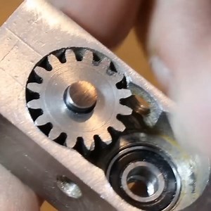 Mini Hydraulic Pump | Universal Beauty