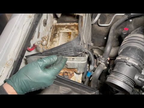 High Mileage Mercedes ML320 Part 4: Carefully Inspect the Battery Box and Tray
