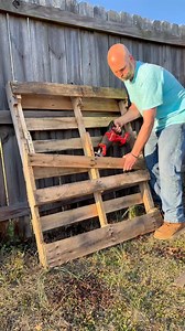 166K views · 7.5K reactions | DIY Pallet Raised Garden Bed #diy #garden #growyourownfood #pallet #gardenideas #gardenproject #gardening #homestead | Salty Acres | Facebook
