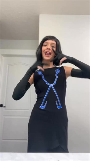 Halloween transition! What are you this year? Can any know what I’m from? #cora #halloweentraditions🎃 #halloween #dance #transtion #foryoupagereels #trendingreel #foryoupageシ #familyfun | Cora Bennett