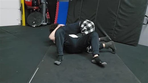 Triangle from side control we worked two different setups depending on if they keep the underhook or you can pin it and go over it. And I tried to posture so not bad @balloutbabyibeenballinsinceth6 ill show you how to balance on your forehead when you're locking the feet!!! #MMAtrix #MMAtrixGrappling ##jiujitsu | Johnny Grigware | Facebook