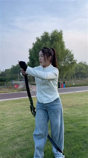 Do you like hunting recurve bows with built-in weights? #archery #outdoors #hunting #bowhunting #fyp