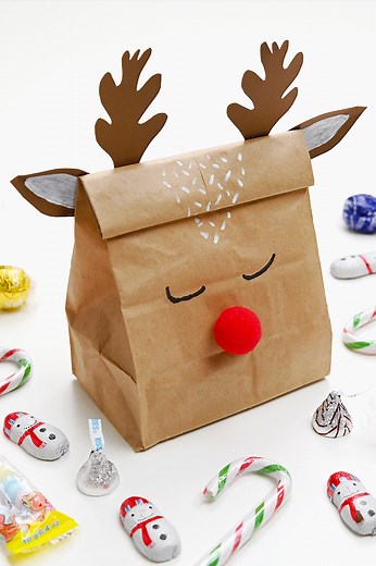 24K views · 122 reactions | These reindeer gift bags are so cute and easy to make! Show your loved ones how much they’re appreciated this Christmas with a homemade gift bag decorated like one of Santa’s reindeer. https://onelittleproject.com/reindeer-gift-bags/ | One Little Project | Facebook