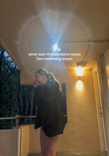 girl math says I’m gonna get wet anyway?? BABY’S FIRST SWIMMING LESSON #movetoaustralia #ironmantraining #ironman703 #learntoswim #swimtok