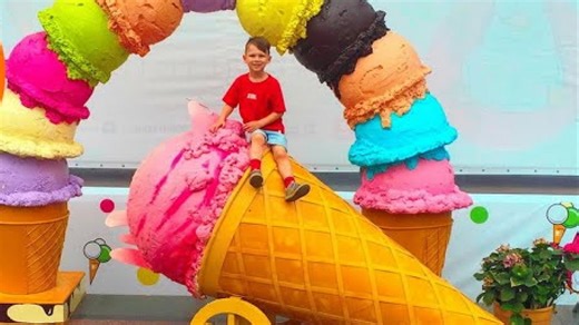 冰淇淋配培根、洋葱、西红柿、奶酪和土豆几乎像是一个挑战 疯狂儿童家庭秀