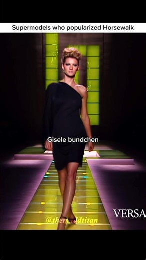 Supermodels who invented horsewalk #carmenkass #giselebündchen #supermodel #runway #fashion #iconic