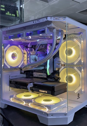 Anime Lover Builds His Dream PC