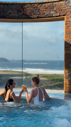 Sevinj Nabiyeva ∞ London Photographer on Instagram: "If a staycation doesn’t look like this, I don’t even want it 💁‍♀️ Waking up to a stunning sunrise, sipping coffee on a balcony overlooking the Atlantic, enjoying breakfast in bed, strolling sandy beaches and dramatic cliff paths, unwinding in the spa, cocktails by the outdoor pool, and a dinner that’s absolutely unforgettable… what could be more perfect? 📍 The Headland Hotel, Cornwall #uktravelblogger #uktravel #cornwall #stayc