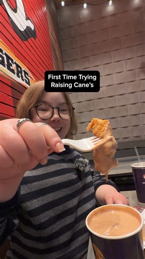 20K views · 382 reactions | British Review of Raising Canes X //�#RaisingCanes #FoodReview #BritishInAmerica #LATrip #TravelVlog #HonestReview | Bella Roberts | Facebook