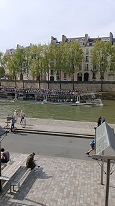 Du coté de l'Ile Saint-Louis. Paris. | PARIS de mes Amours