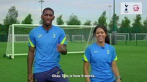 【Two Touch Challenge 】 秋季涼爽的午後適合一起到戶外動起來 友邦人壽新遊戲這樣玩： 1️⃣與你的夥伴拉開距離 2️⃣控制球，觸及身體兩次後傳給夥伴 3️⃣看誰可以傳得更好 我踢一下，你踢兩下，健康只花一下下⚽️ 點開影片看得更仔細！ #AIA友邦人壽 #健康長久好生活 #健康 #運動 #輕鬆樂活 #SPURS | AIA