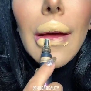 1.4M views · 748 shares | HUDA BEAUTY Where beauty is shared We share everything from the latest Makeup Hacks to Celeb Beauty Secrets & Expert Advice. Follow us for daily inspiration and news about Huda Beauty!  | Huda Beauty | Facebook