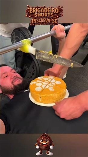CORTOU O BOLO COM 500KG 😱🎂 #Shorts #Viral #Desafio