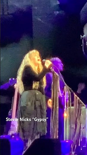 Stevie Nicks “Gypsy” LIVE