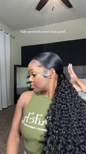 Alysa J’s Mane 🦁 | Ngl, it looks like I got my hair professionally done😛 this ponytail is so TEAAAAA! It is the Secret pocket Pony pro - Italian Curl 20”.... | Instagram