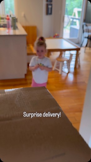 Britt Scott on Instagram: "Who else’s kids are in their fidget/slime loving phase!? The kids were so excited to receive a surprise delivery from @mrs.bench_fidgettoysplus ! Mrs. Bench was so sweet to include all things their favorite colors💜💛🩷💚 & sports for Chase! ⚽️ #fidgettoys #slim #kidsactivity #happy #momof5"