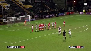 Notts County Ladies Football Club take the lead and outwit Arsenal Ladies with this fantastic dummy free-kick from Ellen White, straight off the training ground! | TNT Sports Football