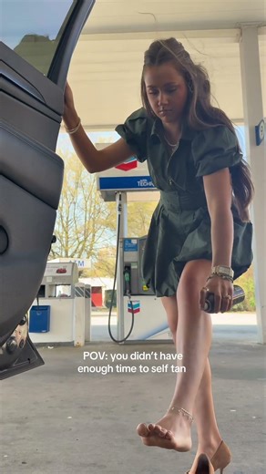 Quick tan spray in my amazon sf is the best