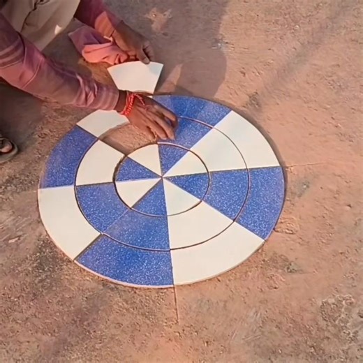 round design kaise banaen#tiles #shortvideo #homedecor