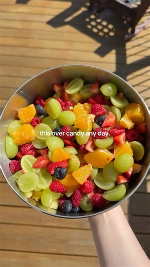 Eating Healthy Today on Instagram: "stunning. (Via: @rebeccagracehealth) ✨ Follow (us) @EatingHealthyToday for more! 🫶🏼 #fruitsalad #fruit #snackideas #dessert #nutrients #nutritiontok #healthylifestyle #balanced #mealprep #nutrition #food"