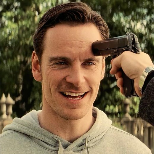 Magneto, the god who could destroy the universe, has been awakened by the professor.