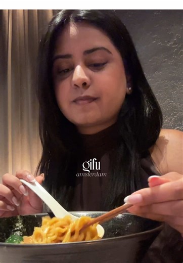 Just tried Gifu Ramen Bar and it might be my new favorite ramen spot in Amsterdam. 🍜 Located in the Jordaan on Elandsgracht, this place serves authentic Japanese ramen in Amsterdam with rich broths, perfectly cooked noodles, and classic toppings like chashu and a soft ramen egg. If you’re looking for the best ramen in Amsterdam, this spot definitely deserves a place on your list. The vibe is cozy and minimal, and you can watch the chefs prepare each bowl at the counter — which makes the experie