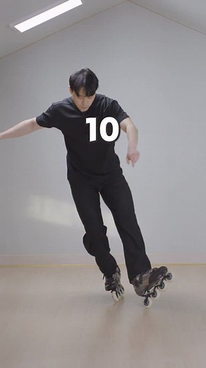 1.6K views · 217 reactions | 10 KINDS OF 5 WHEELS COMPASS TURN 2ROUNDS DRAWING DIAMONDS ON SKATES Obviously, this 5 wheels turn compass combo/connection will let you know what dizzy means even without spinning 臘‍♂️ There are 6 basics and 4 crossed kinds of 5 wheels turn. If you want to see it separately, you can refer to my previous reels )) | KSJSk8 | Facebook