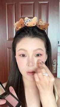 Makeup Artist Soft Glam Tutorial | Quick & Easy #Shorts