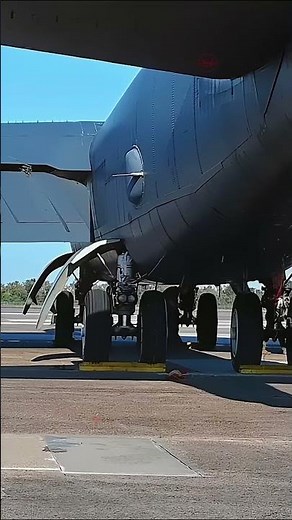 141,610 Kg of Fuel for 8 B-52 Engines! #b52stratofortress