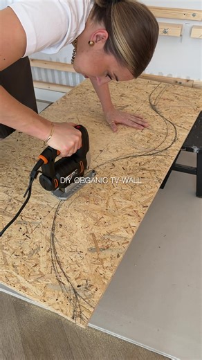 Organische Tv-Wand für modernes Interieur