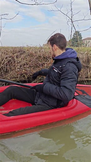 The Adventures of Pizza in the Po - The Robot Lawnmower Who Decided to End It All (ft. Magos)