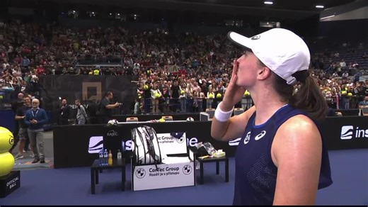 A roar from Iga and the crowd 🗣️ The World No.1 Iga Świątek picks up the win over McNally 6-4, 6-4 and is into the semifinals in Ostrava! | WTA