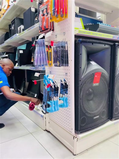 Maintain Clean Store Items for a Happy Shopping Experience