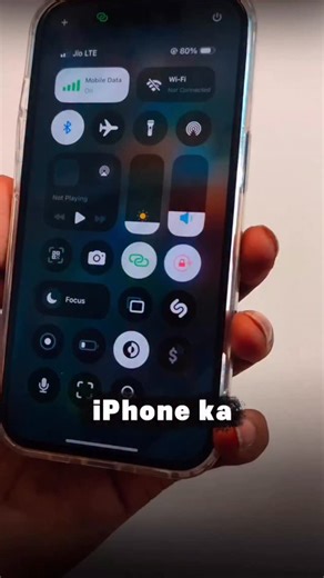 Santosh Vishwakarma on Instagram: "iPhone ka secret feature ab Android me bhi 😱 Bina Shazam, bina koi app install kiye sirf 1 click me song ka naam pata karo 🎵🔥 Ye trick 99% Android users ko pata hi nahi 😳 Save & share zaroor karna 📌 { ShazamAlternative,TechReels,InstagramReels,ReelsIndia,ViralReels,TechHindi,HindiReels,MobileTips,SmartphoneTricks,ExplorePage} #AndroidTips #HiddenFeatures #TechTricks #AndroidHacks #iPhoneFeature"