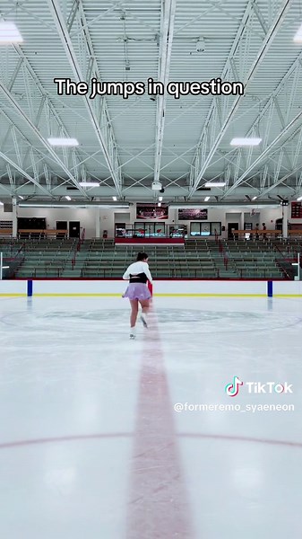 And I thought toe loops were bad! #adultsskatetoo #adultfigureskater #adultbeginnerfigureskater #progressnotperfection #learningnewthings