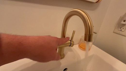 Watch Review of the Glacier Bay Dorind Faucet  on Amazon Live