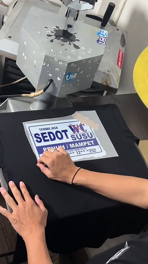 Innovative Fabric Printing Technique Demonstration