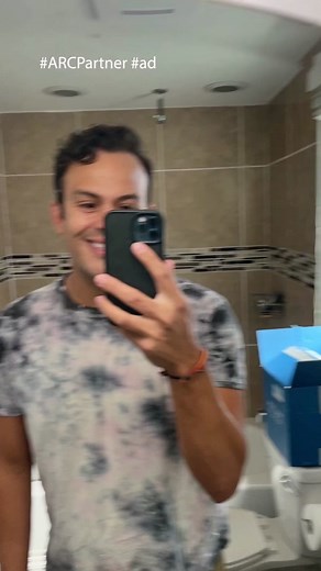 When I’m not torturing my current husband I like to use @arcsmile’s Blue Light Kit! It gives him a 30 min break and gives me the time to make sure these pearls stay nice and bright. It’s a win-win situation! #ad #ARCPartner #ARCSmile #ARCWhitening