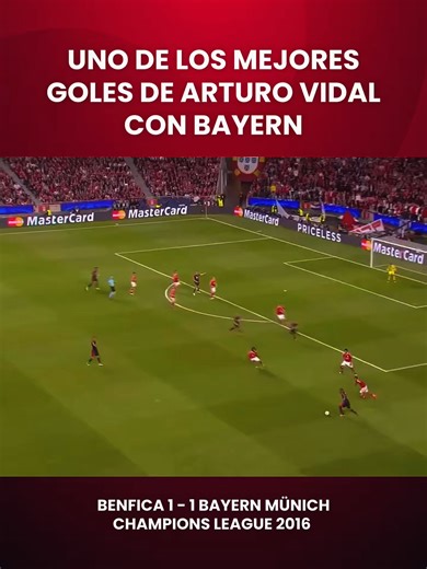 El Rey Arturo Vidal también dejó su marca en Europa. En este partido de Champions League 2016, Bayern Múnich visitó a Benfica y Vidal apareció con uno de esos remates potentes que lo caracterizan. Un golazo más en la carrera de uno de los mediocampistas chilenos más completos de su generación. ⚽🔥 ¿Te acuerdas de este gol del Rey? #arturovidal #bayernmunich #championsleague #futbolchileno #laroja