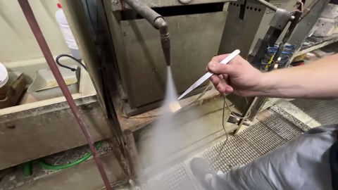 How Hydraulic Presses Are Used to Make Investment Gold Coins: The Manufacturing Process