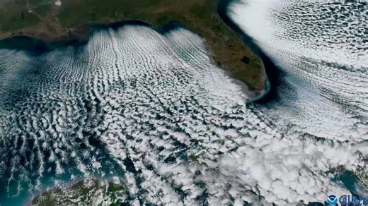 US Arctic blast produces jaw-dropping clouds