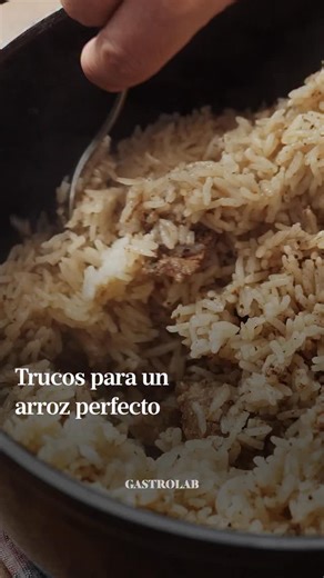🍚 ¿Tu arroz siempre queda pastoso o pegajoso? No es culpa del arroz… ¡son pequeños errores de técnica! 👀 Sigue estos trucos para que tu arroz quede suave, suelto y perfecto en cada comida. | GastroLab de El Heraldo de Mexico
