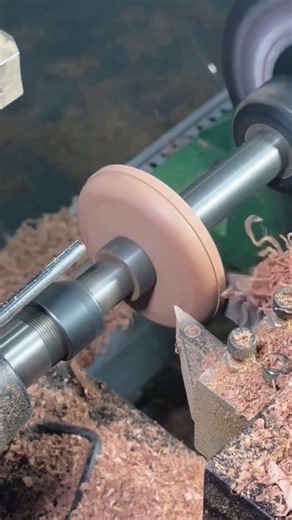 🪵 Präzises Holzschneiden mit extrem scharfen Werkzeugen￼
